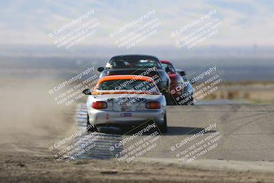 media/Oct-26-2025-CalClub SCCA (Sun) [[8ce1e69566]]/Group 5/Grapevine/